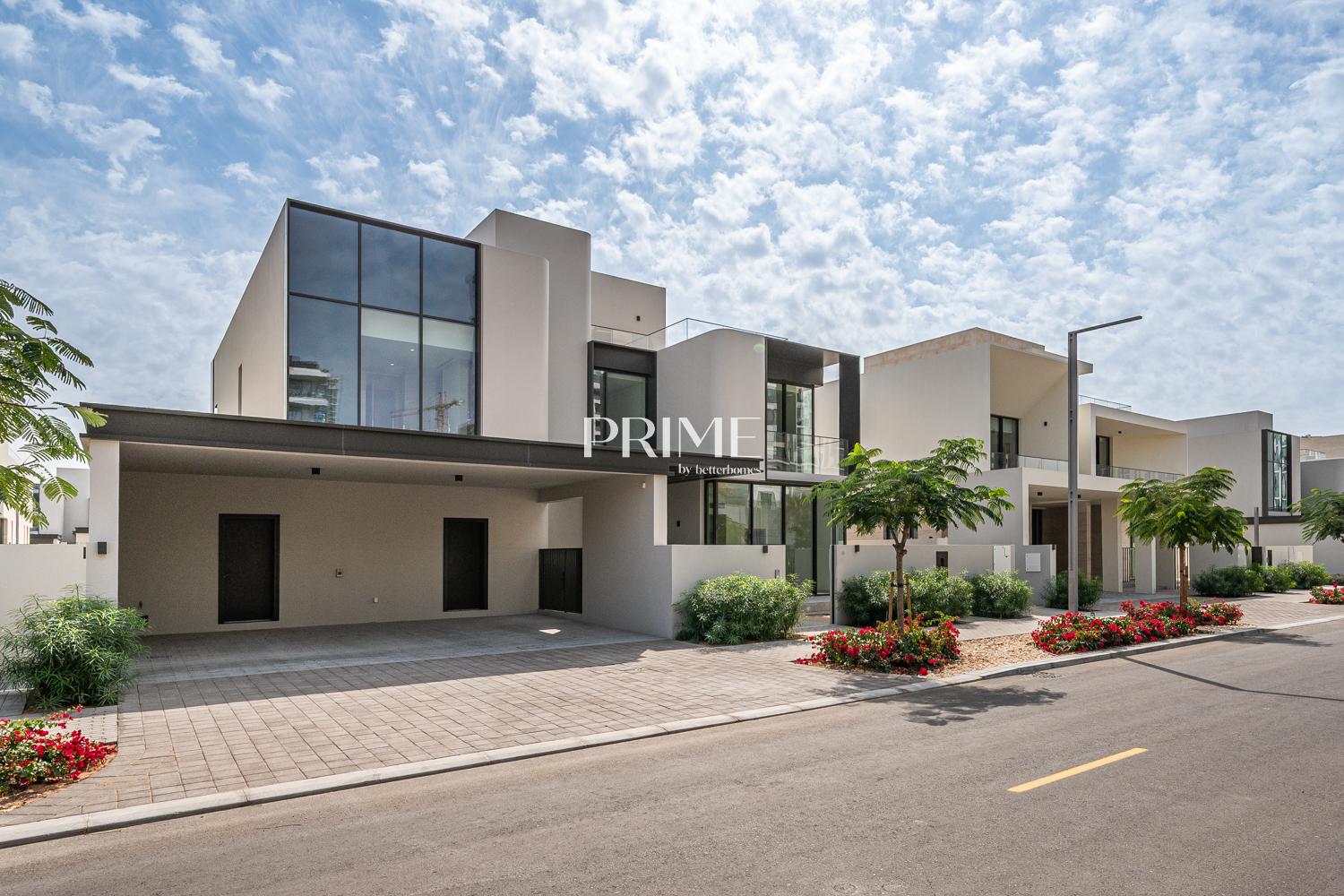 5 Bedrooms Villa in Address Hillcrest