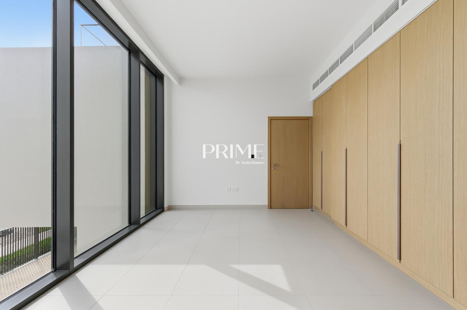 5 Bedrooms Villa in Address Hillcrest