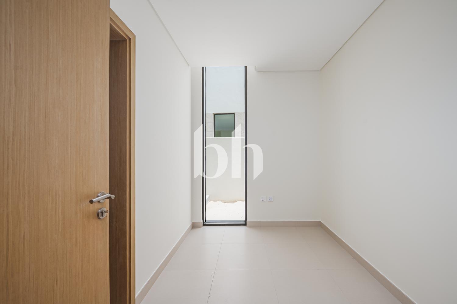 5 Bedrooms Villa in Address Hillcrest