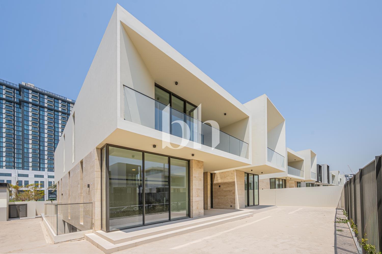 5 Bedrooms Villa in Address Hillcrest