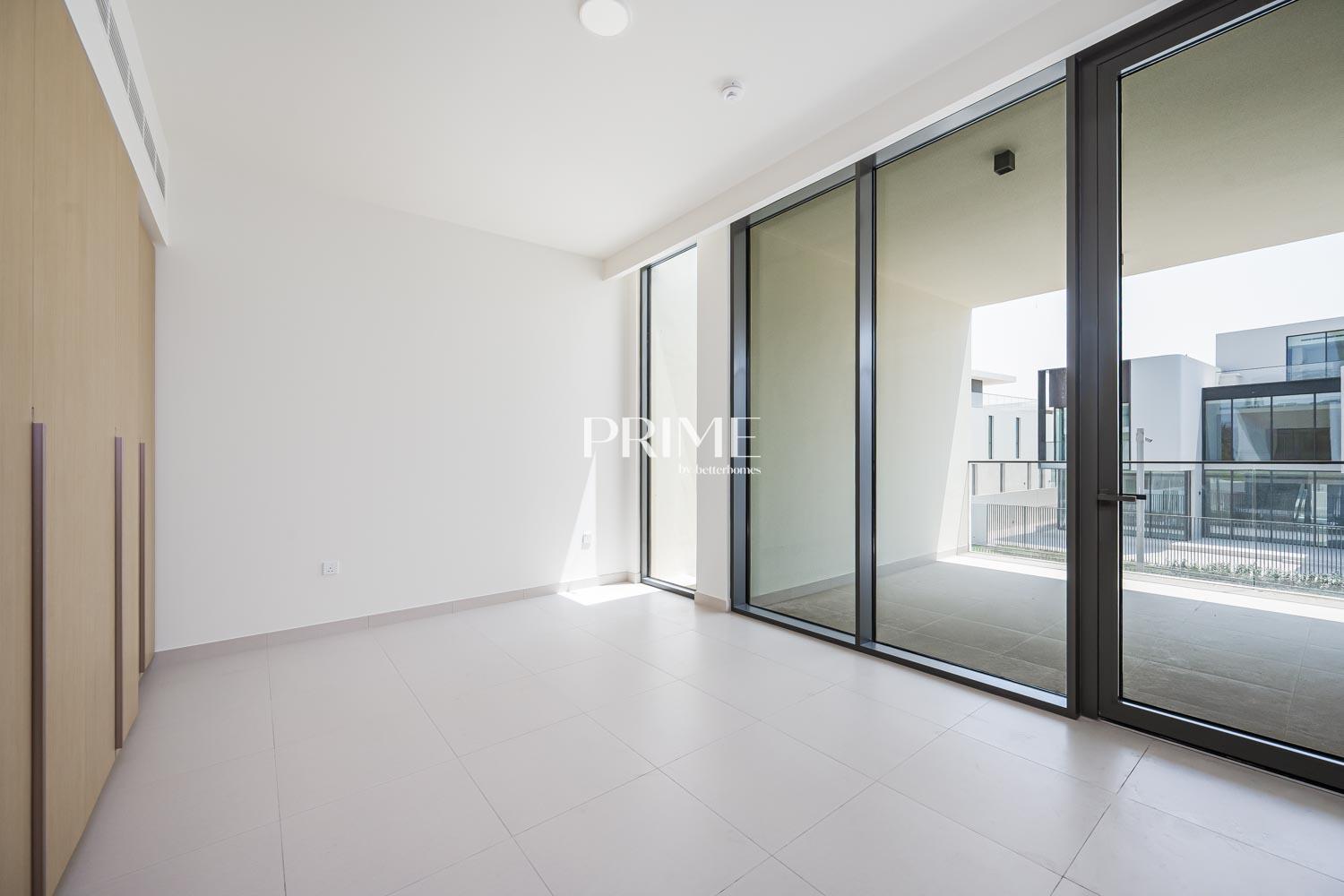 5 Bedrooms Villa in Address Hillcrest