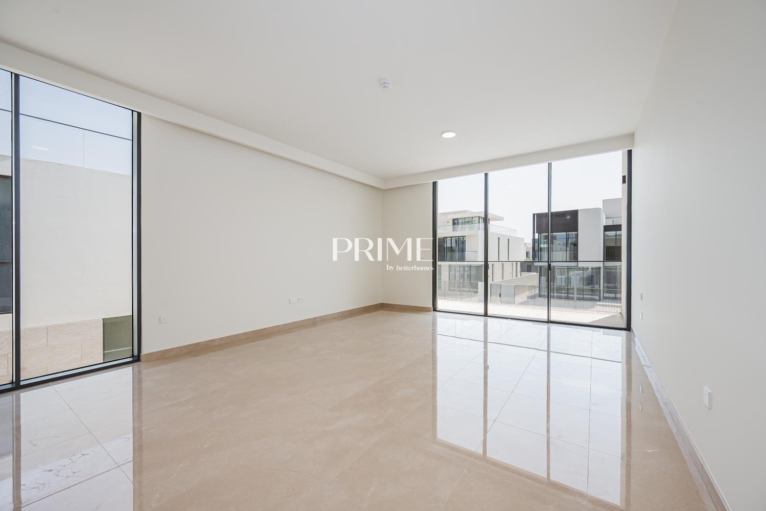 5 Bedrooms Villa in Address Hillcrest
