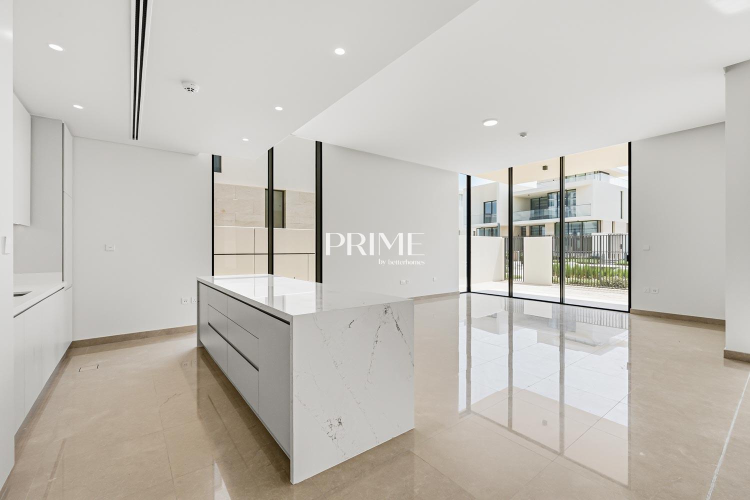 5 Bedrooms Villa in Address Hillcrest