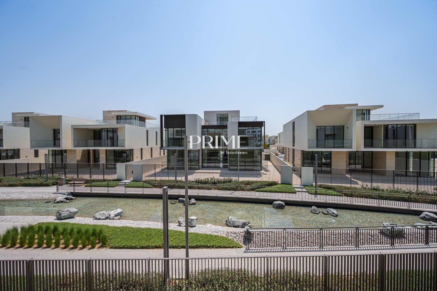 5 Bedrooms Villa in Address Hillcrest