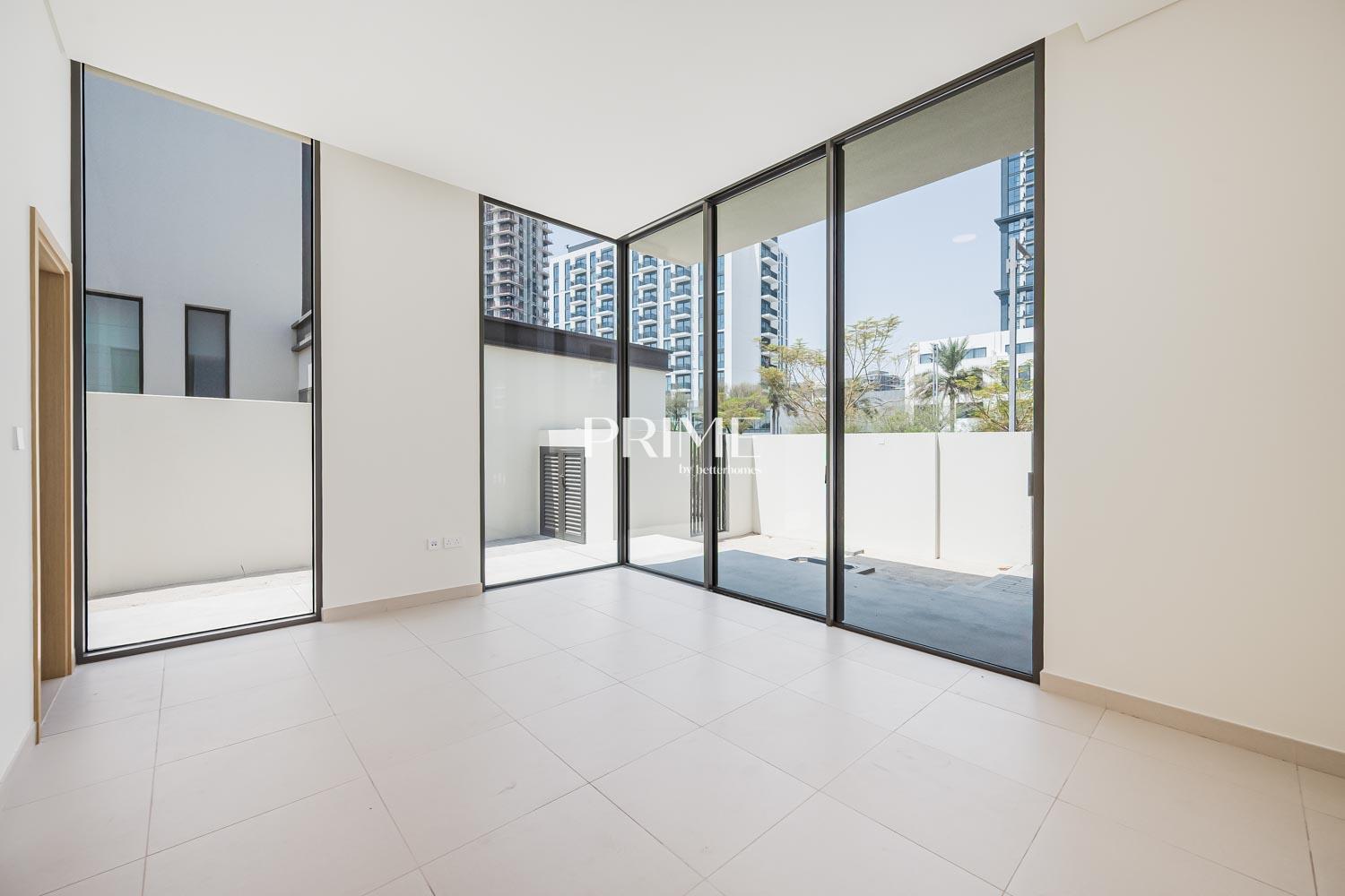 5 Bedrooms Villa in Address Hillcrest