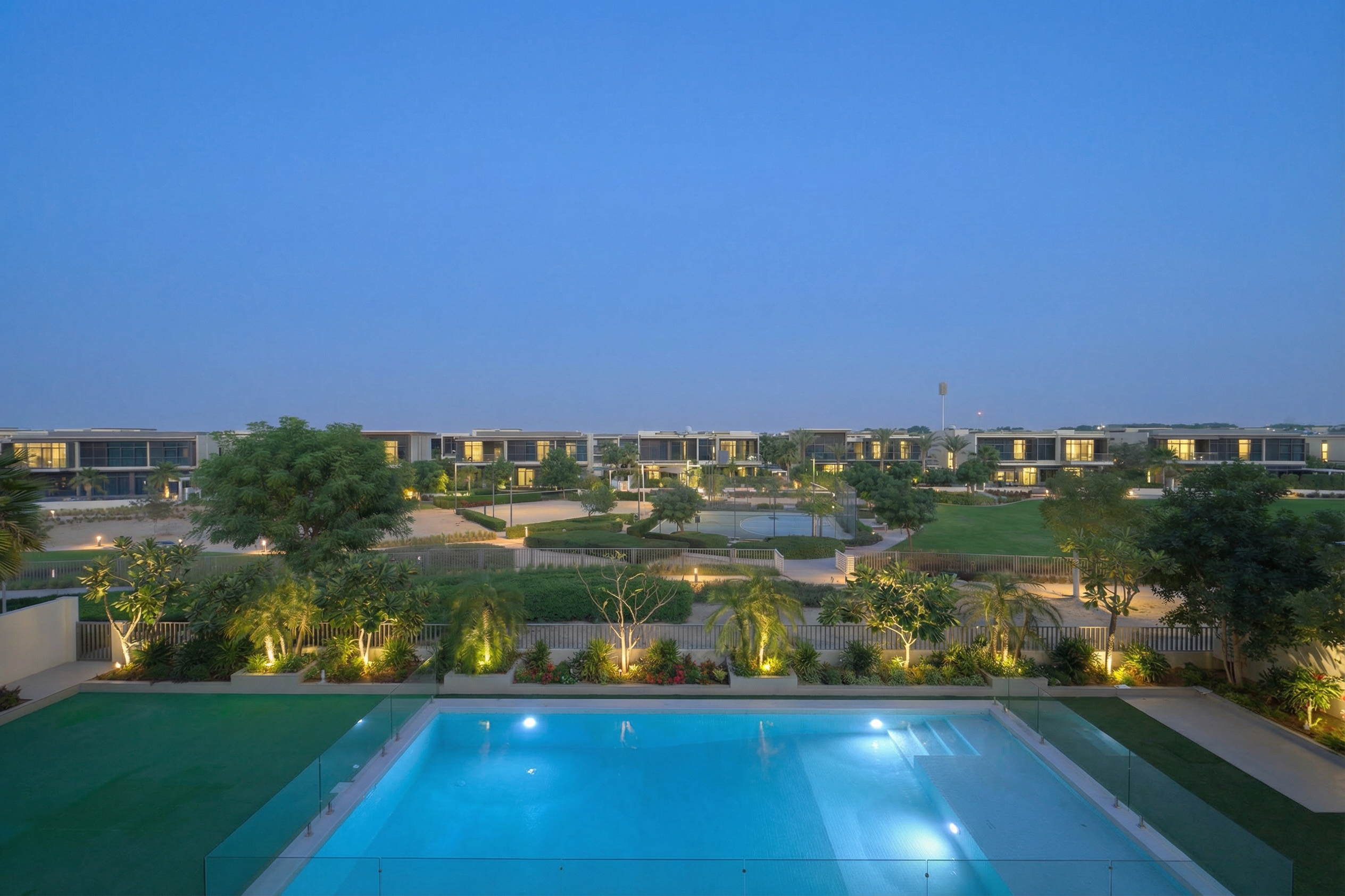 6 Bedrooms Villa in Golf Place 1