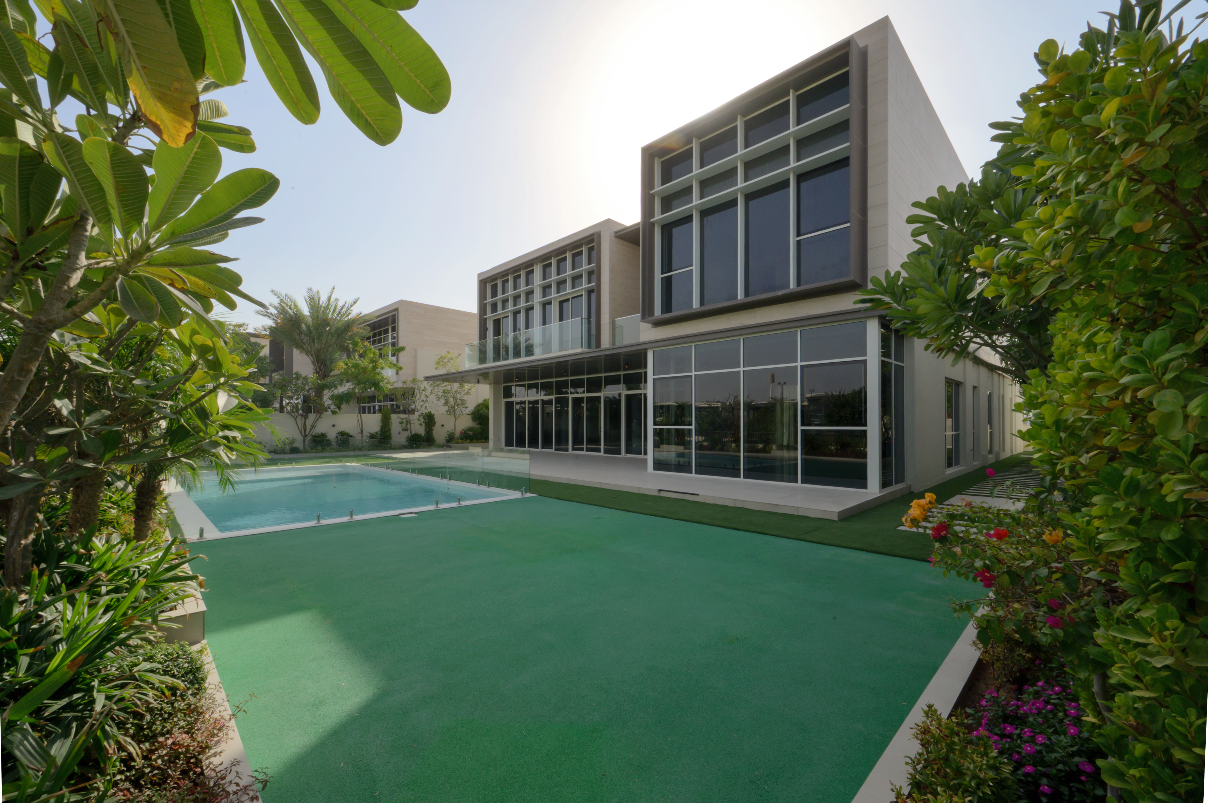 6 Bedrooms Villa in Golf Place 1