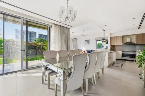 5 Bedrooms Villa in Sidra Villas II