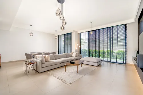 4 Bedrooms Villa in Golf Grove