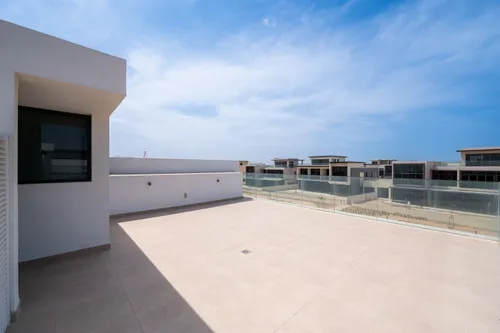 4 Bedrooms Villa in Golf Grove