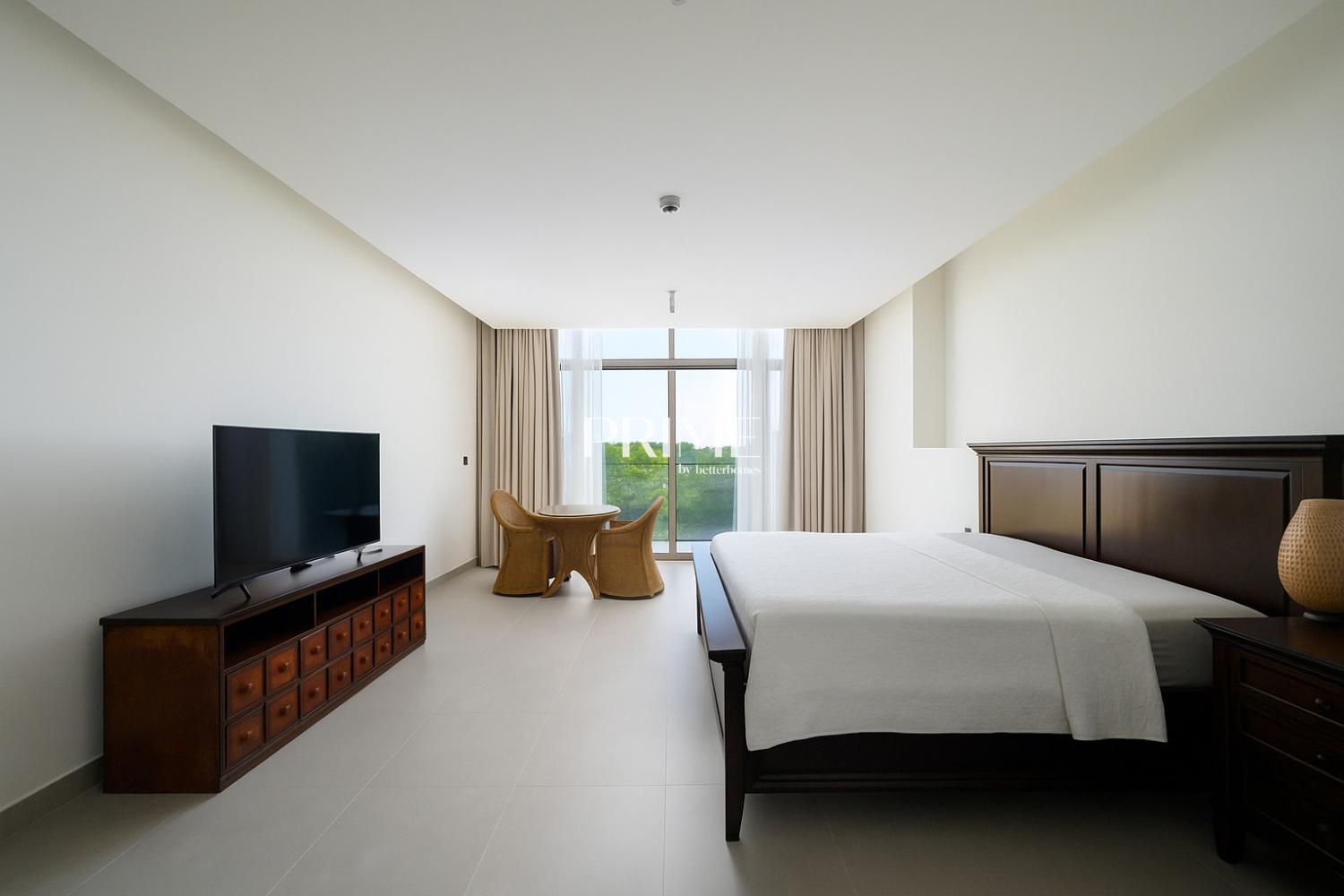 5 Bedrooms Villa in Golf Place 1