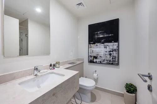 4 Bedrooms Townhouse in Maple 3