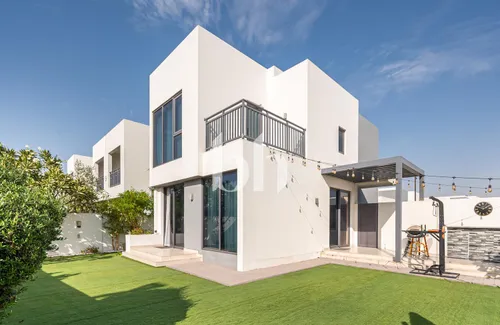 Unique | 4,019 sqft Plot | Vacant Now