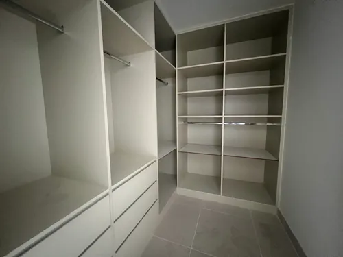 4 Bedrooms Townhouse in Maple 3