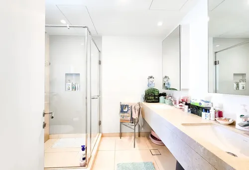 3 Bedrooms Townhouse in Maple 3