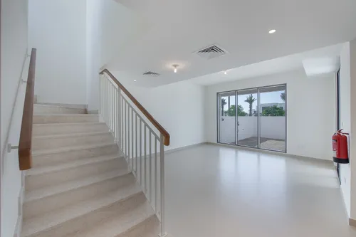 3 Bedrooms Townhouse in Maple 3