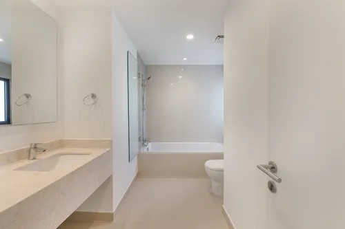 3 Bedrooms Townhouse in Maple 3