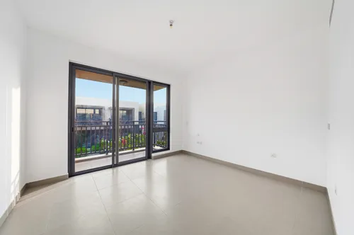 3 Bedrooms Townhouse in Maple 3