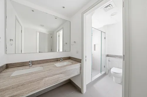 3 Bedrooms Townhouse in Maple 3