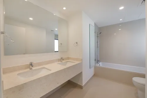 3 Bedrooms Townhouse in Maple 3