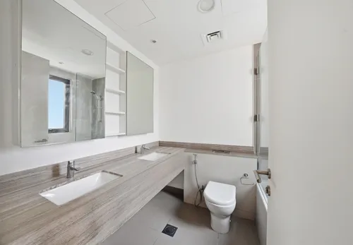 3 Bedrooms Townhouse in Maple 3