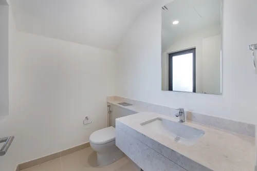 3 Bedrooms Townhouse in Maple 3