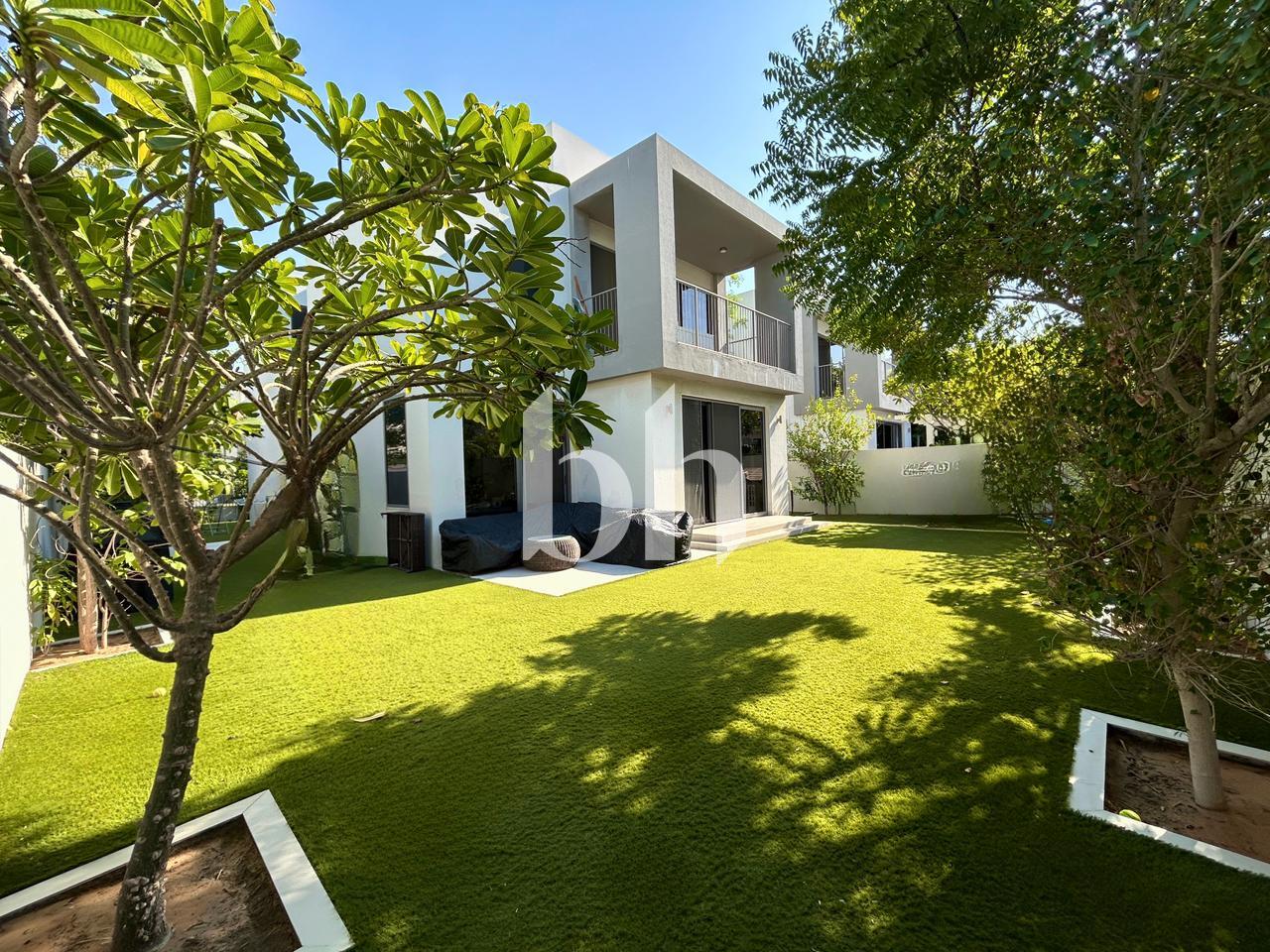 Large Plot | Vacant April | Extended Living