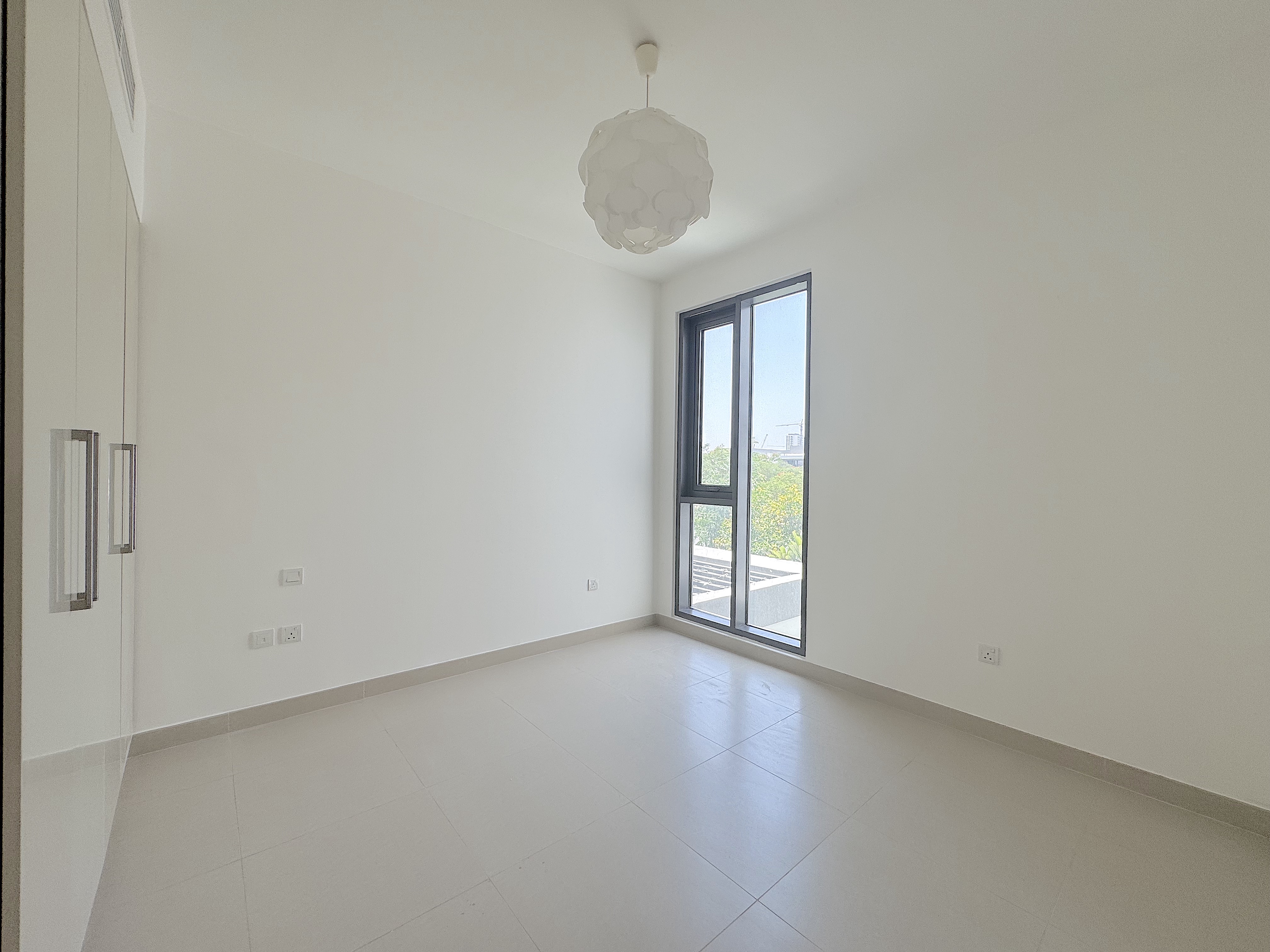 4 Bedrooms Townhouse in Maple 3