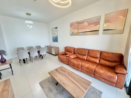 2 Bedrooms Apartment in Park Point Building D
