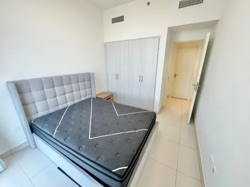 2 Bedrooms Apartment in Park Point Building D