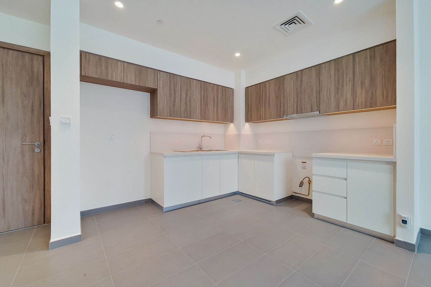 2 Bedrooms Apartment in Park Ridge Tower C