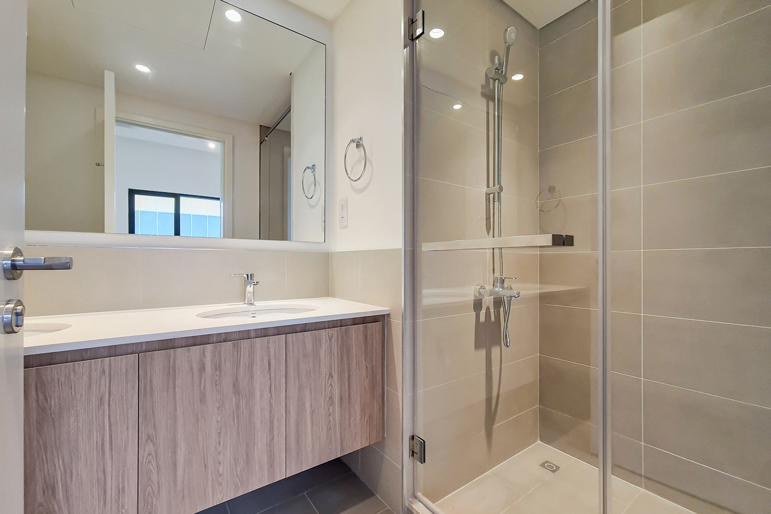 2 Bedrooms Apartment in Park Ridge Tower C