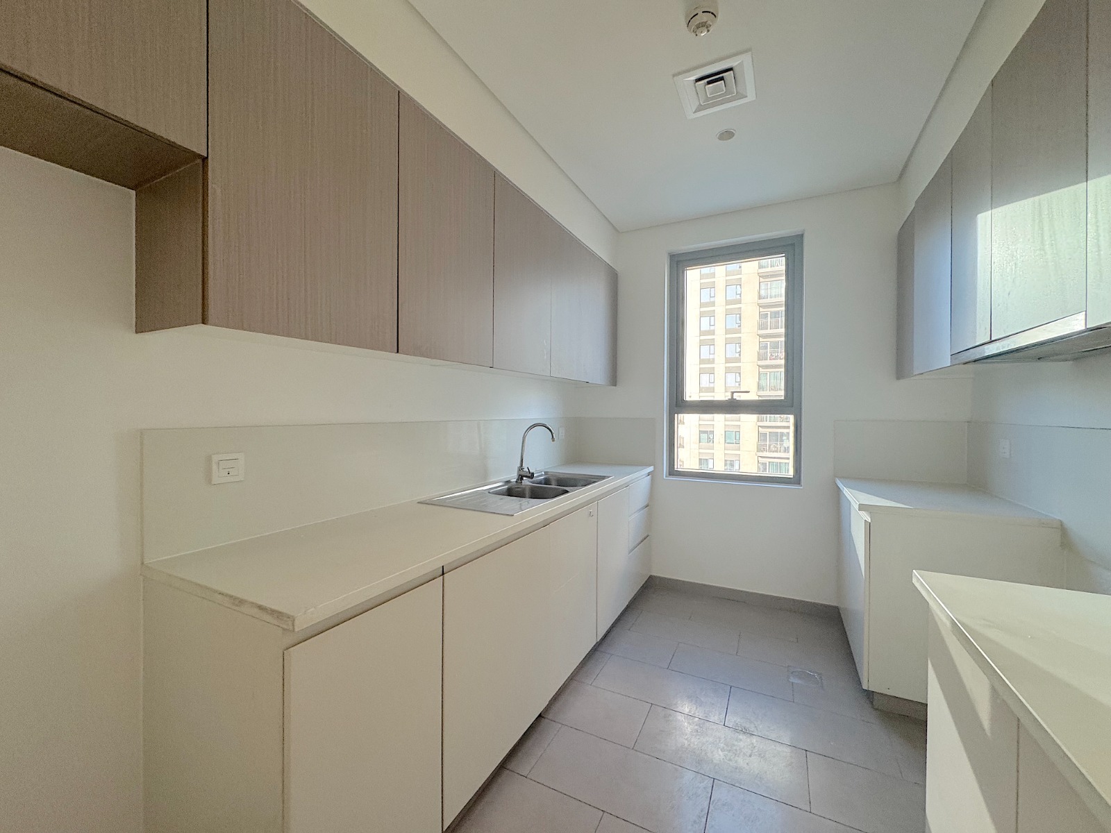 3 Bedrooms Apartment in Park Heights 1