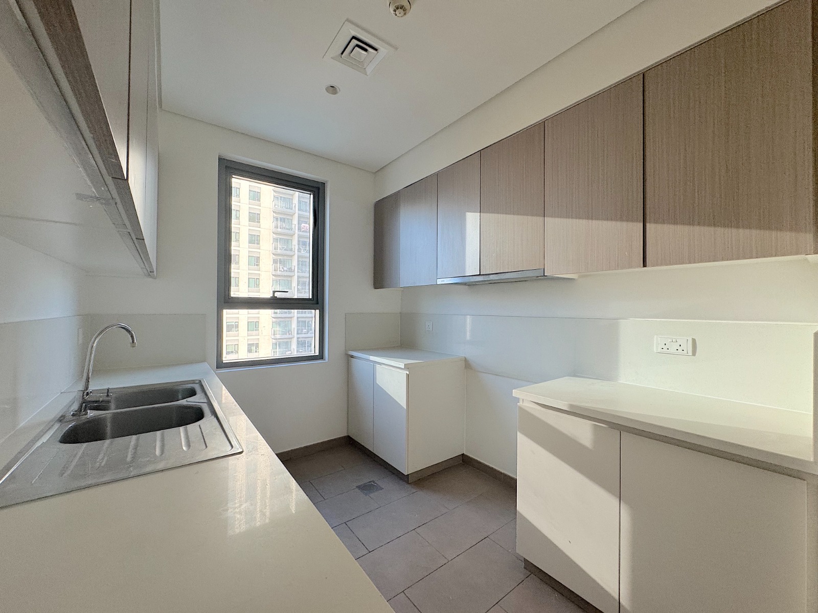 3 Bedrooms Apartment in Park Heights 1