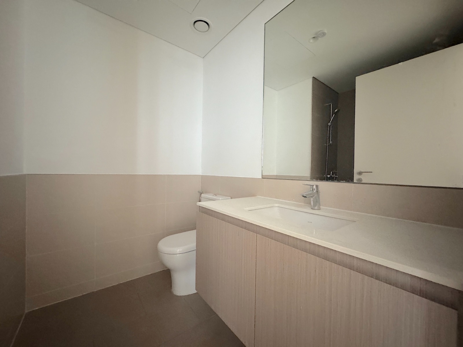 3 Bedrooms Apartment in Park Heights 1