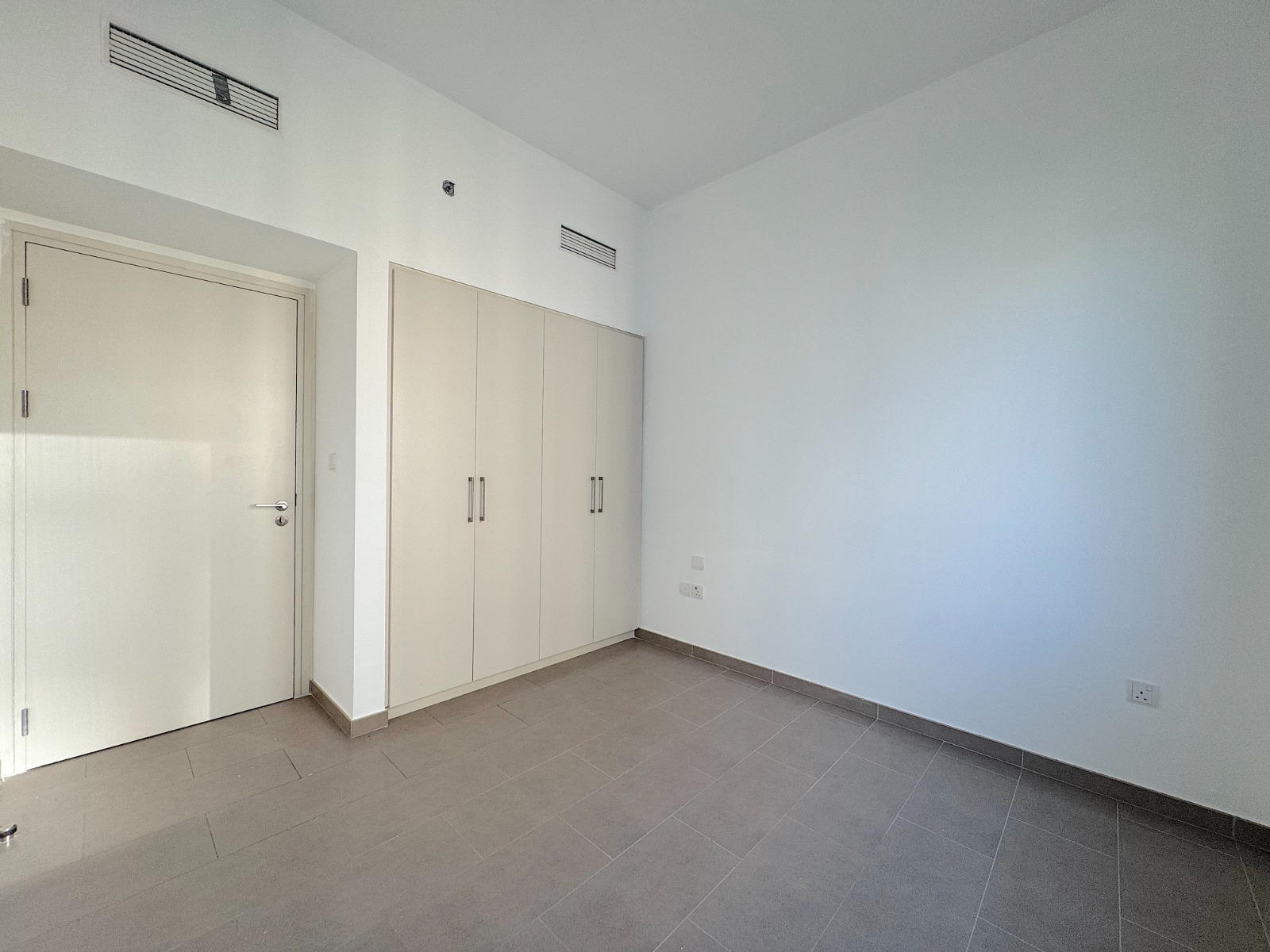 3 Bedrooms Apartment in Park Heights 1