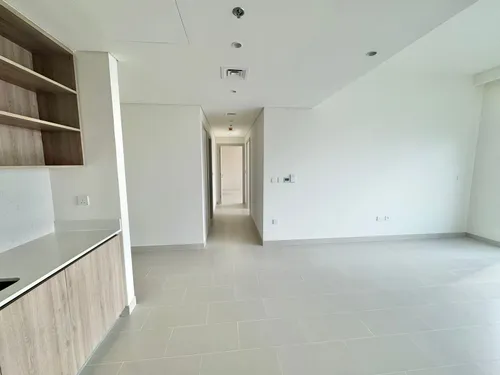 2 Bedrooms Apartment in Park Field Tower 2