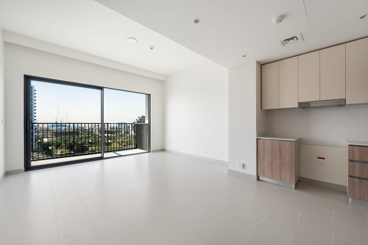 2 Bedrooms Apartment in Park Field Tower 2