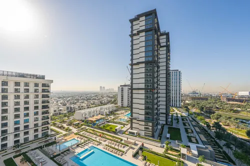 2 Bedrooms Apartment in Park Field Tower 2