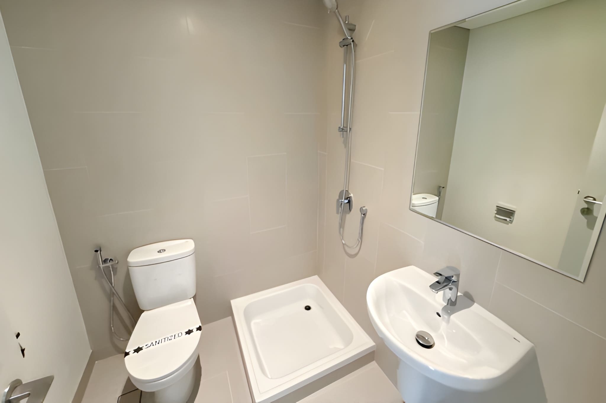 3 Bedrooms Apartment in Lime Gardens