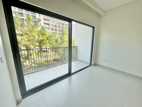 1 Bedroom Apartment in Park Field Tower 2