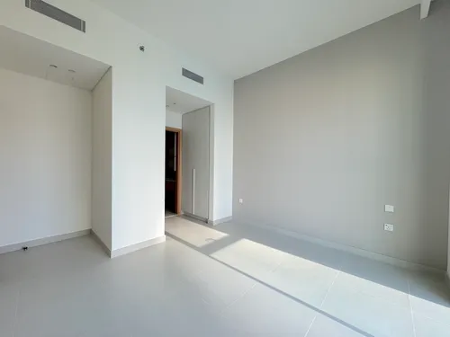 2 Bedrooms Apartment in Park Field Tower 2