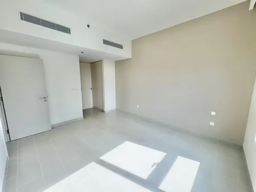 2 Bedrooms Apartment in Park Field Tower 2