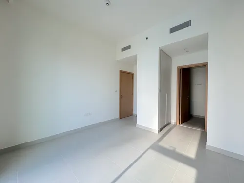 2 Bedrooms Apartment in Park Field Tower 2