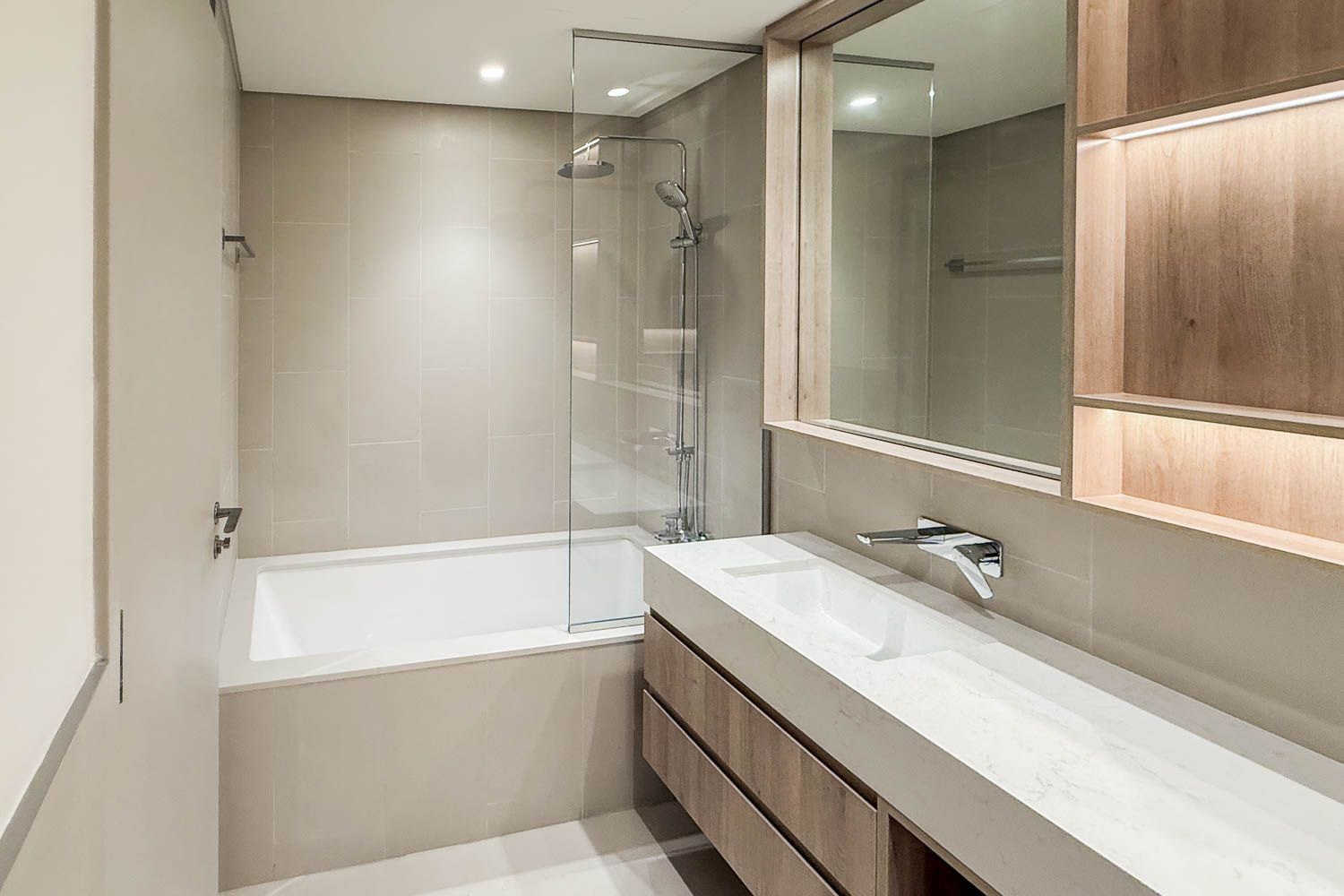 2 Bedrooms Apartment in Lime Gardens