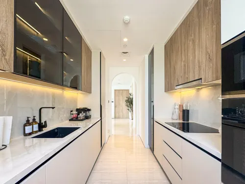 2 Bedrooms Apartment in Executive Residences 1