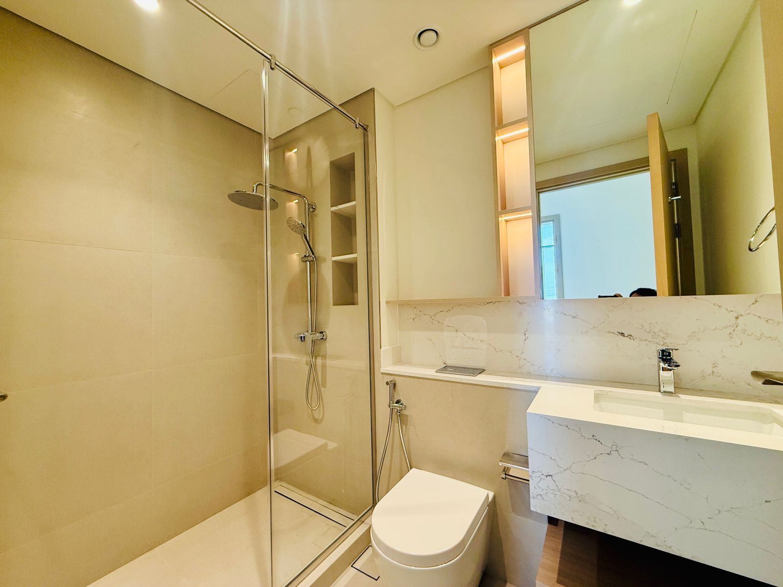 2 Bedrooms Apartment in Golf Grand