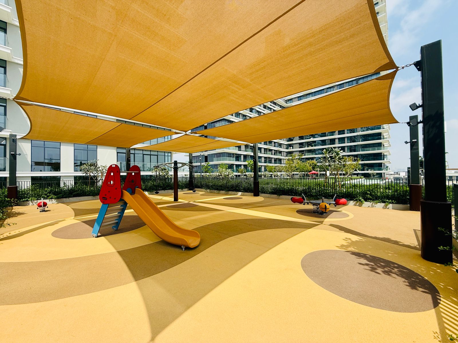 2 Bedrooms Apartment in Golf Grand