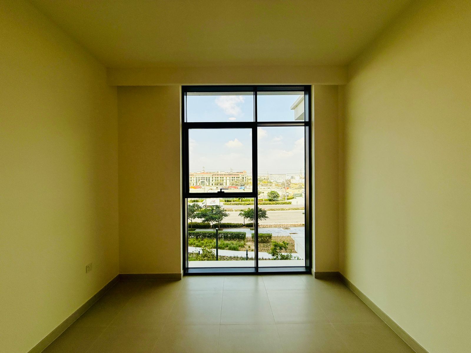 2 Bedrooms Apartment in Golf Grand