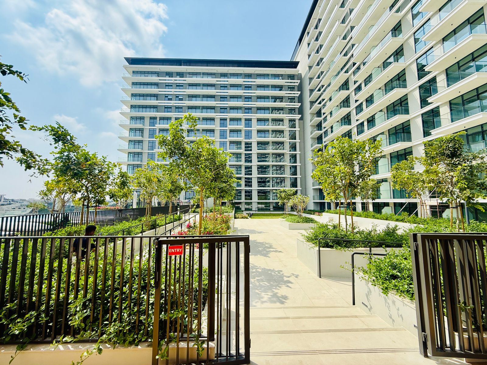 2 Bedrooms Apartment in Golf Grand